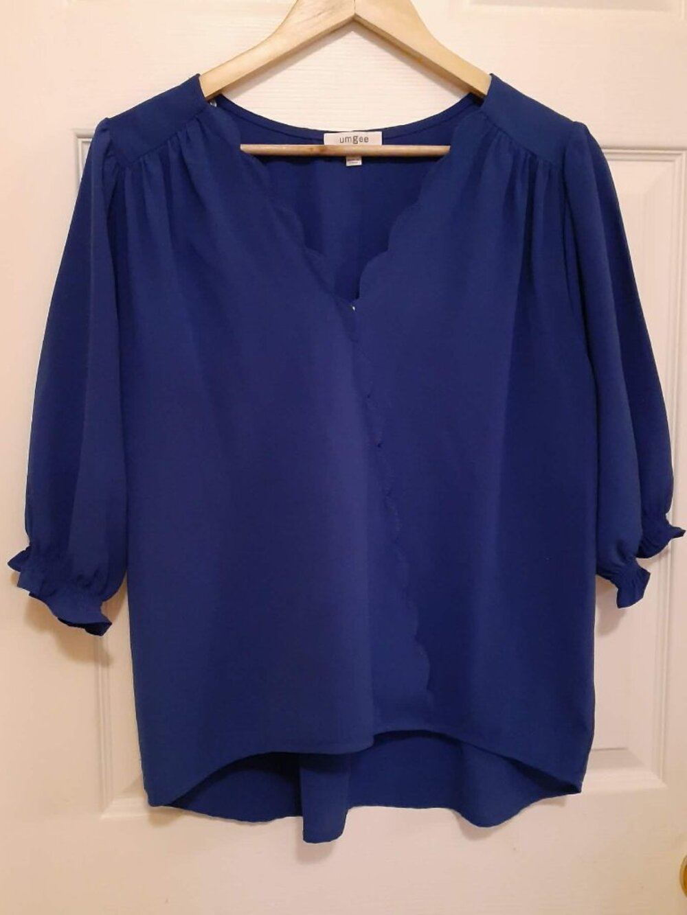 UMGEE Women's V-Neck Scalloped Blouse